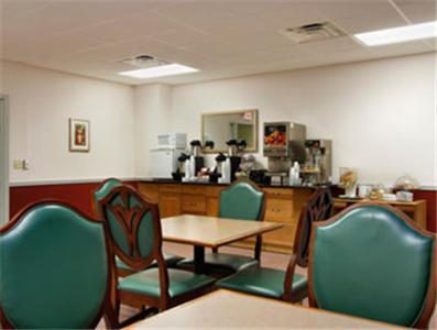Super 8 By Wyndham Dover Exterior photo